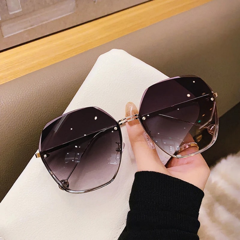 Modne okulary przeciwsłoneczne – Designer Sunglasses recenzja i cena