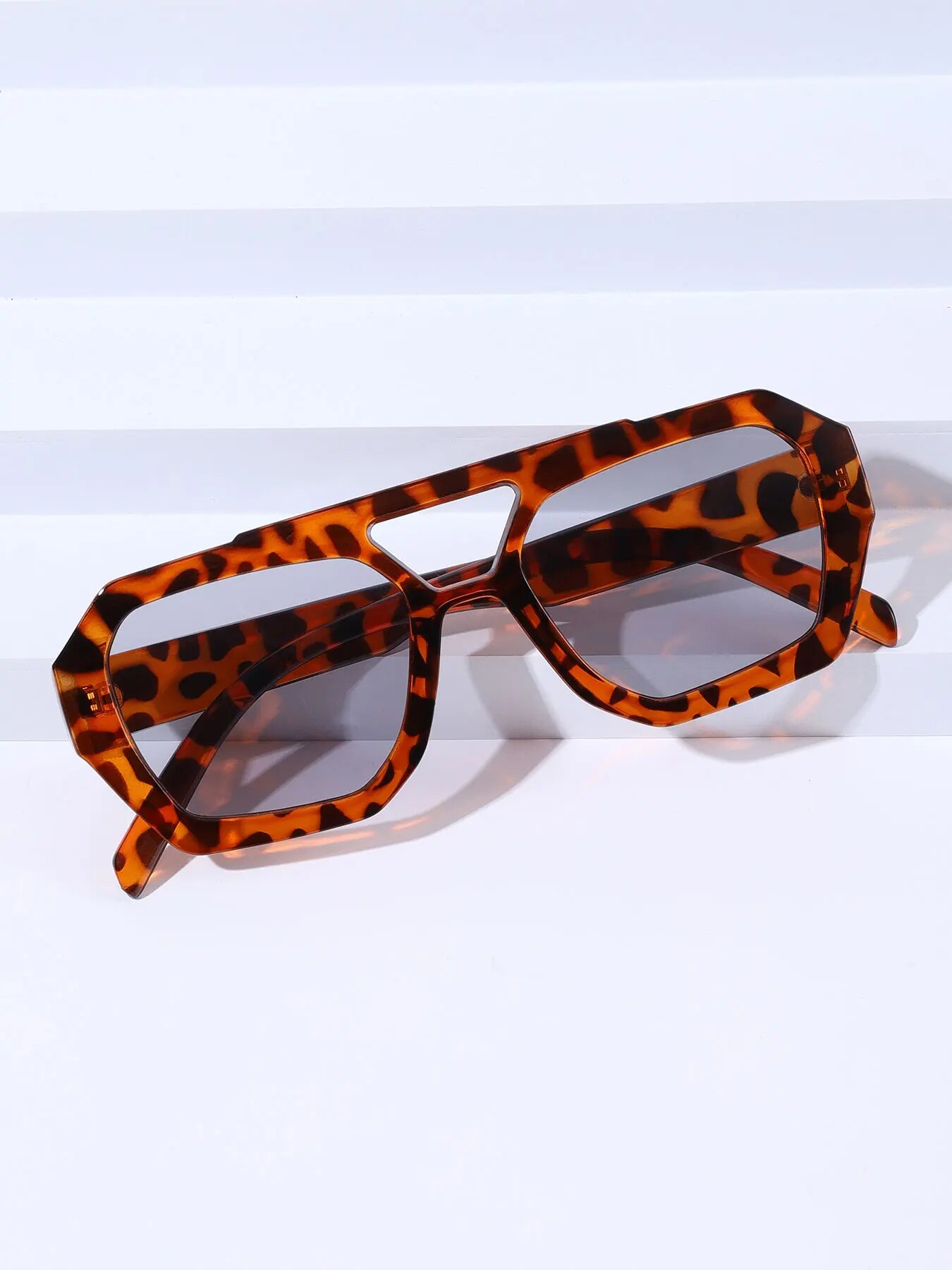 Okulary przeciwsłoneczne w sty – Designer Sunglasses recenzja i cena